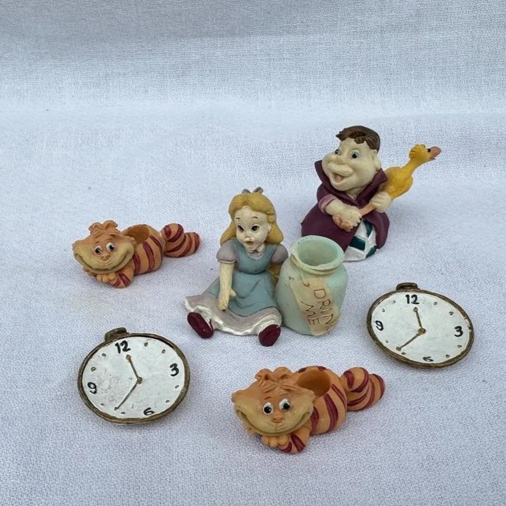 Alice in wonderland mini tea set